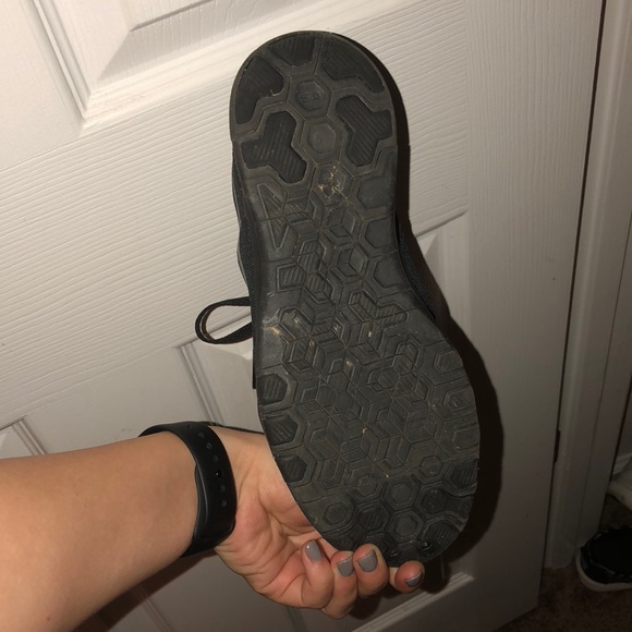 nike's - Picture 2 of 3